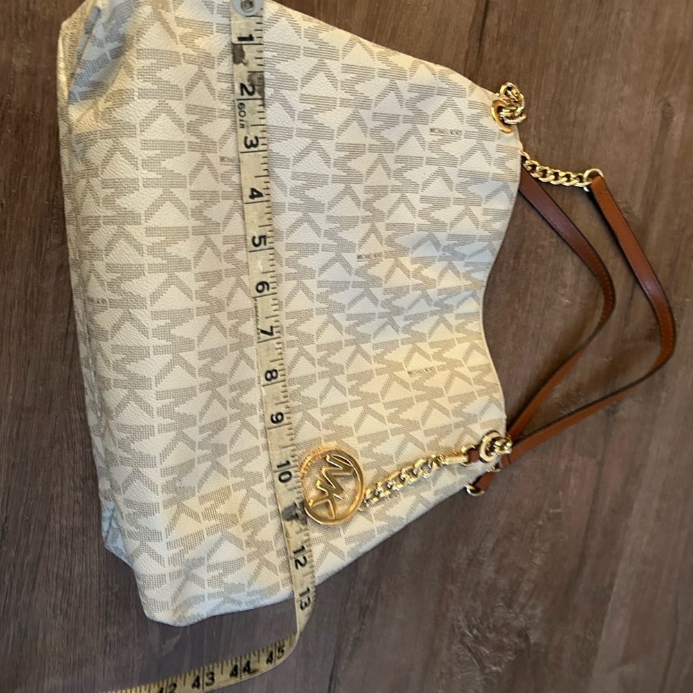 Michael Kors Cream and Tan Shoulder Bag - Picture 8 of 9